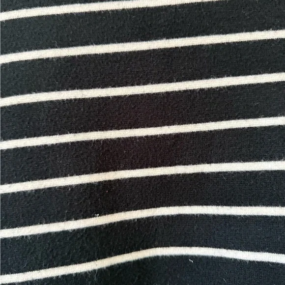 Abercrombie & Fitch Women’s Sweater T-Shirt Size Medium - Picture 5 of 5